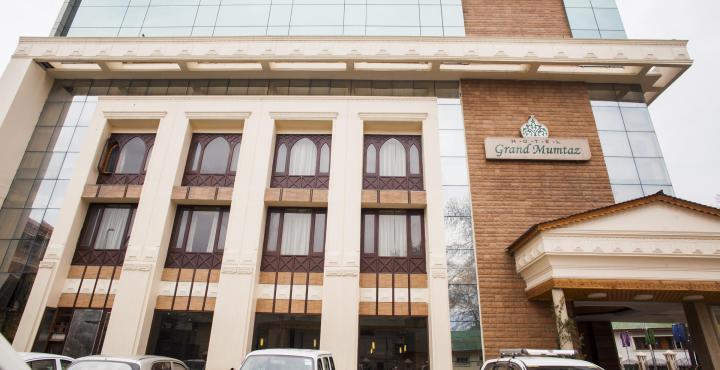 Hotel Radisson Srinagar Zewnętrze zdjęcie