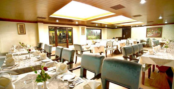 Hotel Radisson Srinagar Zewnętrze zdjęcie
