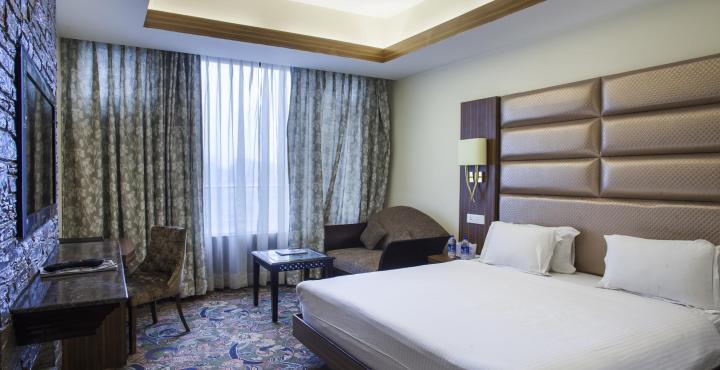 Hotel Radisson Srinagar Zewnętrze zdjęcie