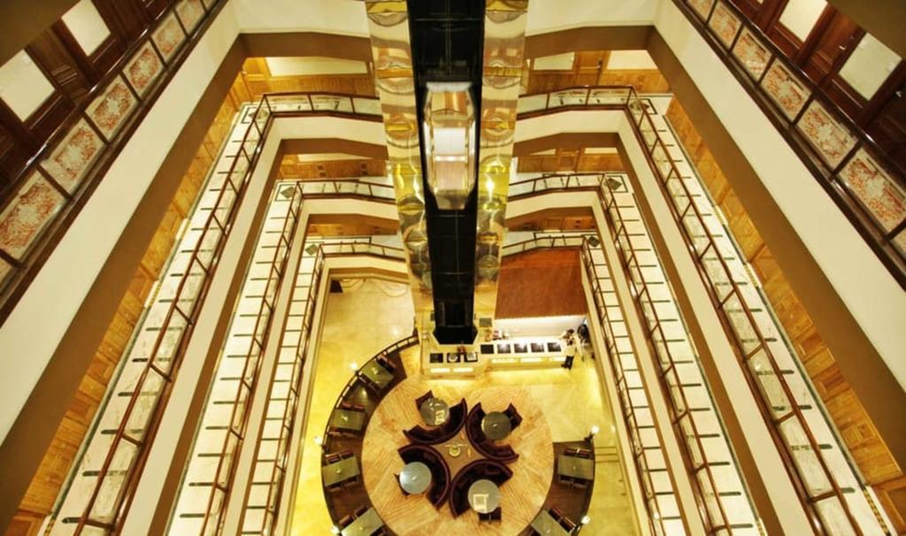 Hotel Radisson Srinagar Zewnętrze zdjęcie